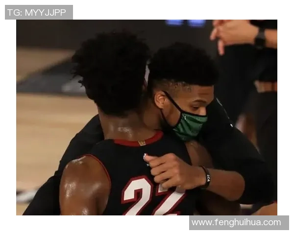 镜头捕捉：字母哥赛场小动作引发热议