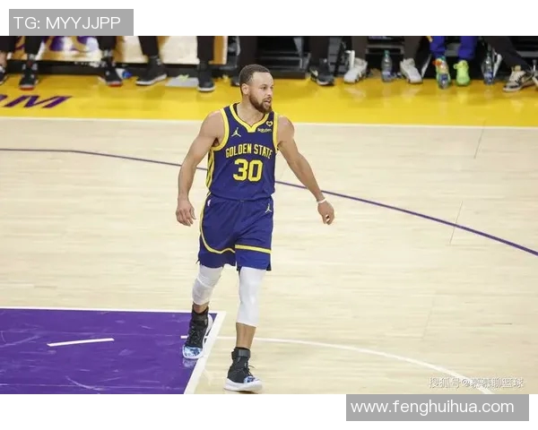 库里回应批评:我只专注于比赛 库里回应批评:我只专注于比赛